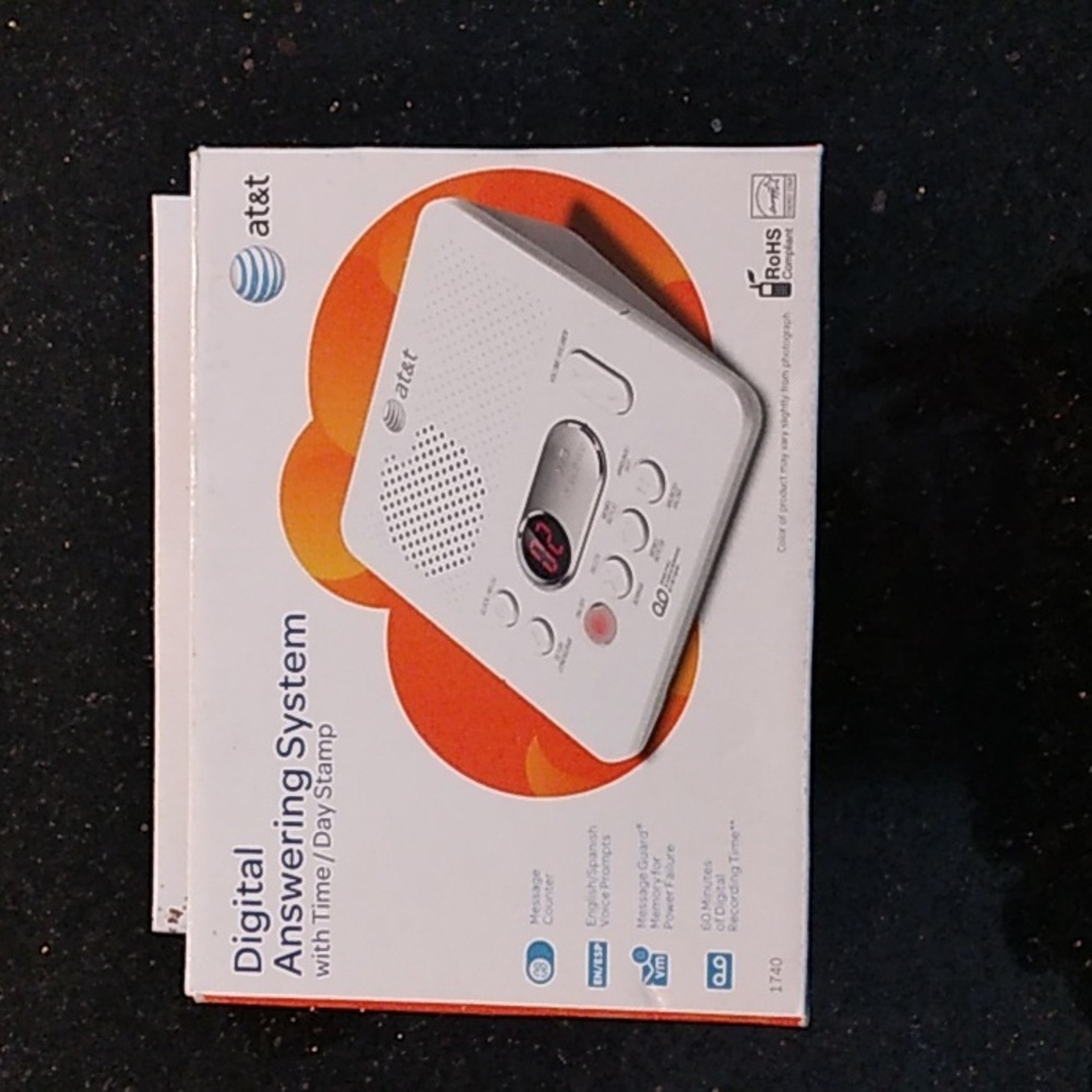 AT & T Digital Answering Systemwith time/date stamp